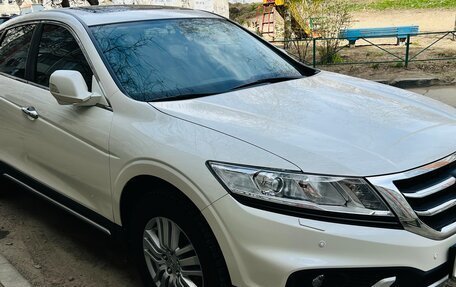 Honda Crosstour I рестайлинг, 2014 год, 1 990 000 рублей, 2 фотография