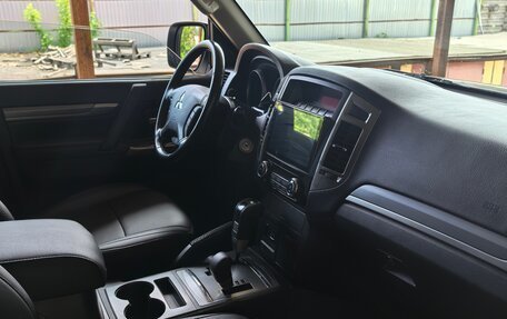 Mitsubishi Pajero IV, 2021 год, 3 700 000 рублей, 2 фотография