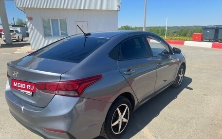 Hyundai Solaris II рестайлинг, 2018 год, 1 100 000 рублей, 5 фотография