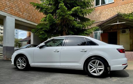 Audi A4, 2018 год, 2 750 000 рублей, 3 фотография