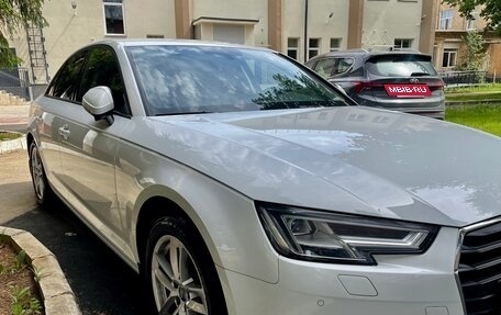 Audi A4, 2018 год, 2 750 000 рублей, 2 фотография