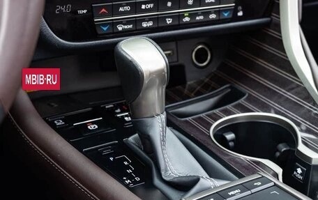 Lexus RX IV рестайлинг, 2022 год, 5 099 999 рублей, 12 фотография