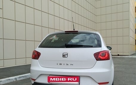 SEAT Ibiza IV рестайлинг 2, 2014 год, 990 000 рублей, 3 фотография