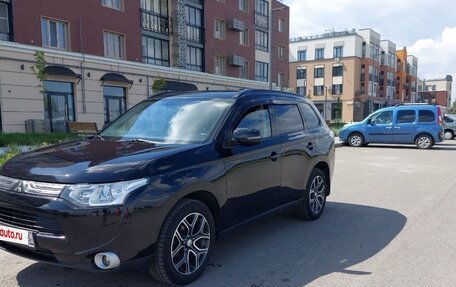 Mitsubishi Outlander III рестайлинг 3, 2012 год, 1 200 000 рублей, 8 фотография