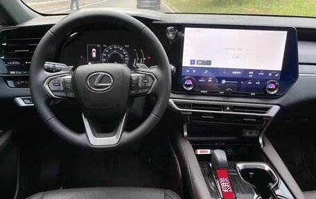 Lexus RX IV рестайлинг, 2025 год, 7 500 000 рублей, 11 фотография