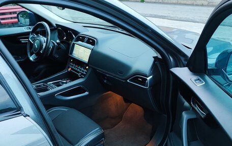 Jaguar F-Pace, 2019 год, 2 700 000 рублей, 6 фотография