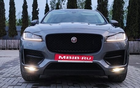 Jaguar F-Pace, 2019 год, 2 700 000 рублей, 5 фотография