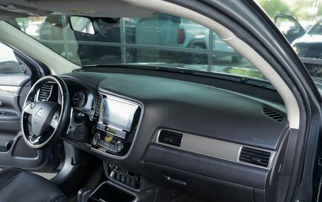 Mitsubishi Outlander III рестайлинг 3, 2018 год, 1 965 000 рублей, 9 фотография