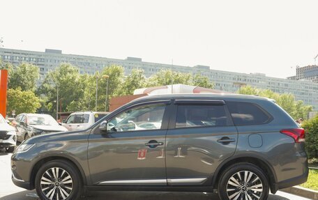 Mitsubishi Outlander III рестайлинг 3, 2018 год, 1 965 000 рублей, 8 фотография