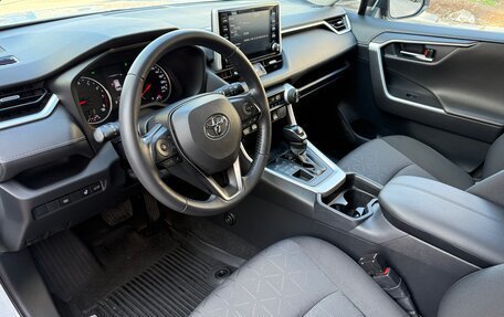 Toyota RAV4, 2021 год, 3 290 000 рублей, 11 фотография