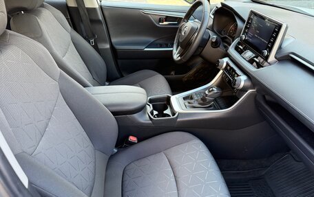Toyota RAV4, 2021 год, 3 290 000 рублей, 16 фотография