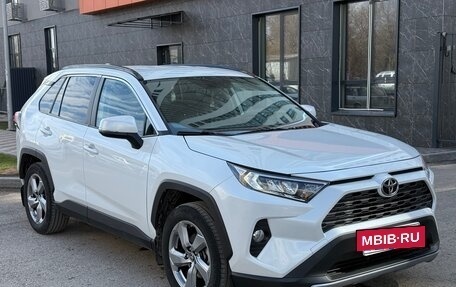 Toyota RAV4, 2021 год, 3 290 000 рублей, 7 фотография