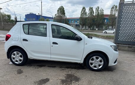 Renault Sandero II рестайлинг, 2018 год, 1 000 000 рублей, 2 фотография