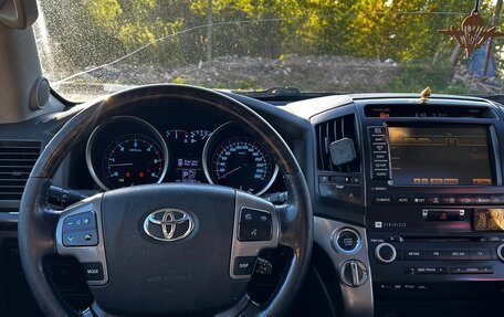 Toyota Land Cruiser 200, 2011 год, 2 890 000 рублей, 28 фотография