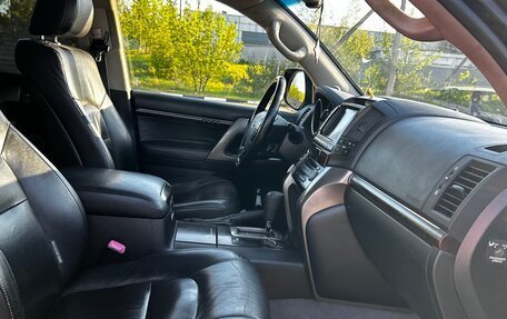 Toyota Land Cruiser 200, 2011 год, 2 890 000 рублей, 32 фотография