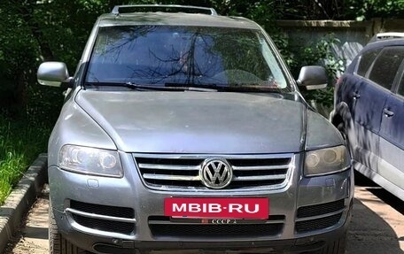 Volkswagen Touareg III, 2005 год, 750 000 рублей, 2 фотография