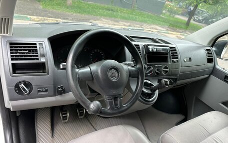 Volkswagen Transporter T5 рестайлинг, 2005 год, 795 000 рублей, 25 фотография