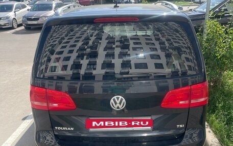 Volkswagen Touran III, 2011 год, 1 100 000 рублей, 2 фотография
