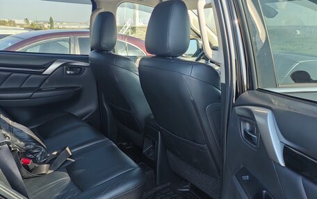 Mitsubishi Pajero Sport III рестайлинг, 2019 год, 3 300 000 рублей, 7 фотография