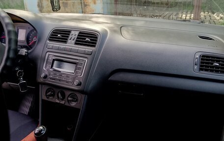 Volkswagen Polo VI (EU Market), 2015 год, 900 000 рублей, 3 фотография