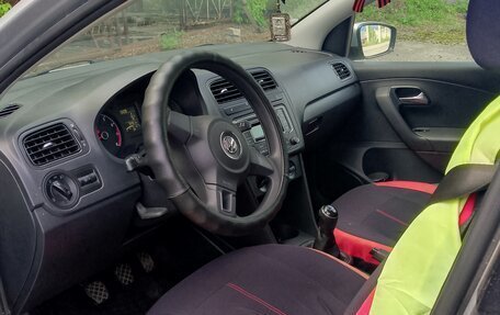 Volkswagen Polo VI (EU Market), 2015 год, 900 000 рублей, 11 фотография