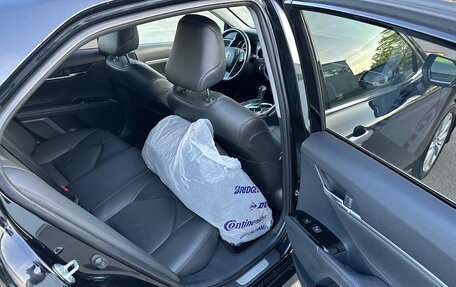 Toyota Camry, 2018 год, 2 650 000 рублей, 12 фотография