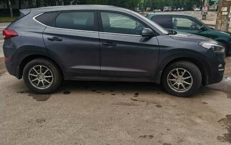 Hyundai Tucson III, 2016 год, 1 950 000 рублей, 2 фотография