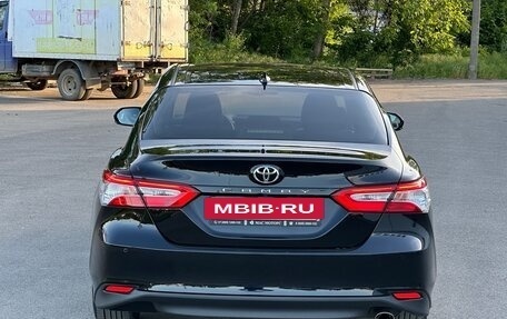 Toyota Camry, 2018 год, 2 650 000 рублей, 7 фотография