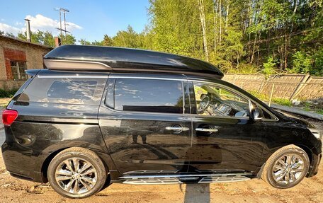 KIA Carnival III, 2017 год, 2 999 999 рублей, 9 фотография