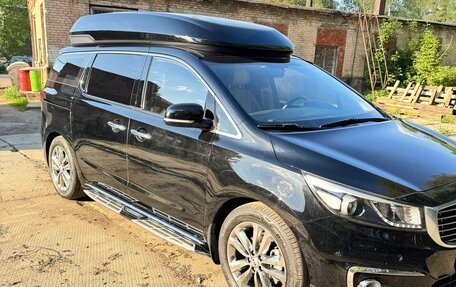 KIA Carnival III, 2017 год, 2 999 999 рублей, 10 фотография