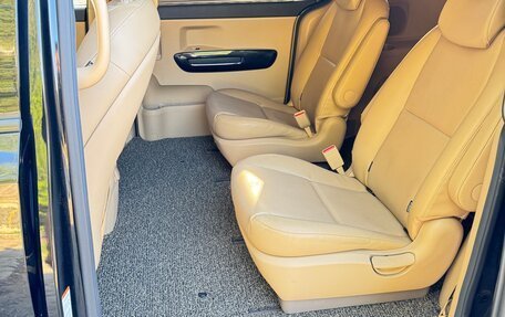 KIA Carnival III, 2017 год, 2 999 999 рублей, 14 фотография