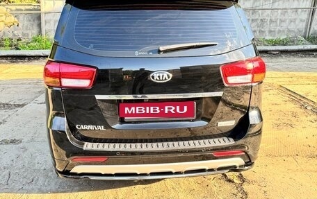 KIA Carnival III, 2017 год, 2 999 999 рублей, 6 фотография