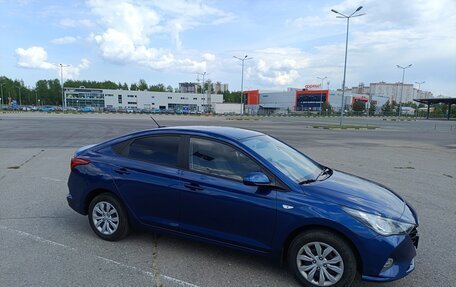 Hyundai Solaris II рестайлинг, 2022 год, 1 805 000 рублей, 3 фотография