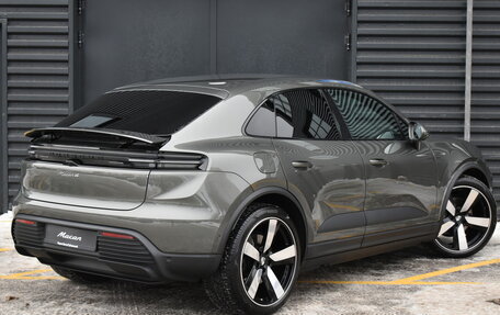 Porsche Macan, 2024 год, 17 350 000 рублей, 4 фотография
