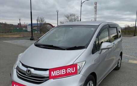 Honda Freed I, 2015 год, 1 080 000 рублей, 4 фотография