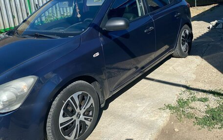 KIA cee'd I рестайлинг, 2010 год, 700 000 рублей, 4 фотография