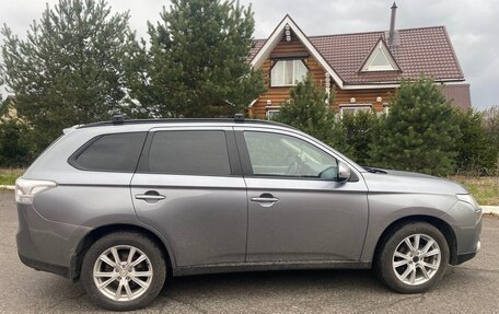 Mitsubishi Outlander III рестайлинг 3, 2012 год, 1 299 000 рублей, 8 фотография