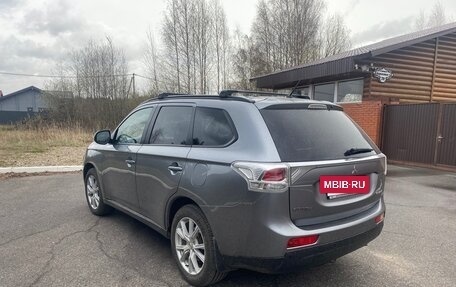 Mitsubishi Outlander III рестайлинг 3, 2012 год, 1 299 000 рублей, 5 фотография
