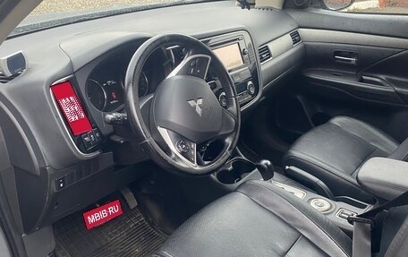 Mitsubishi Outlander III рестайлинг 3, 2012 год, 1 299 000 рублей, 12 фотография