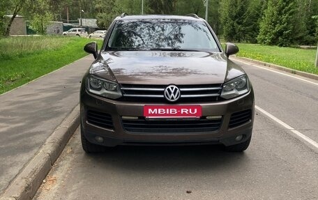 Volkswagen Touareg III, 2012 год, 1 950 000 рублей, 2 фотография