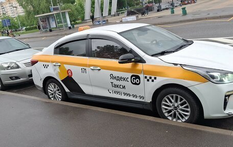 KIA Rio IV, 2018 год, 900 000 рублей, 3 фотография