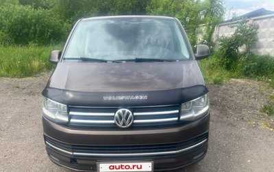 Volkswagen Caravelle T6 рестайлинг, 2017 год, 2 000 000 рублей, 1 фотография