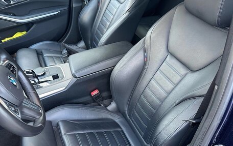 BMW 3 серия, 2019 год, 3 800 000 рублей, 12 фотография