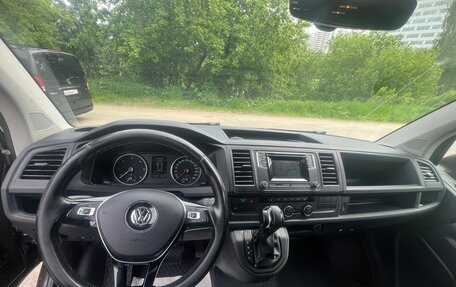 Volkswagen Caravelle T6 рестайлинг, 2017 год, 2 000 000 рублей, 7 фотография