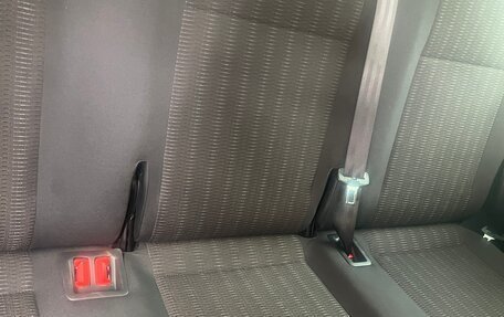 Volkswagen Caravelle T6 рестайлинг, 2017 год, 2 000 000 рублей, 10 фотография