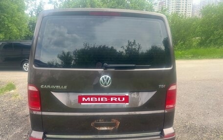 Volkswagen Caravelle T6 рестайлинг, 2017 год, 2 000 000 рублей, 4 фотография