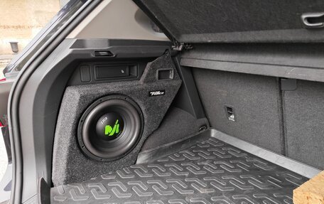 Volkswagen Tiguan II, 2018 год, 2 650 000 рублей, 8 фотография