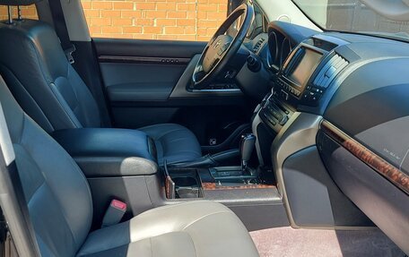 Toyota Land Cruiser 200, 2010 год, 4 150 000 рублей, 9 фотография