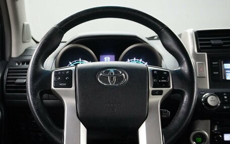 Toyota Land Cruiser Prado 150 рестайлинг 2, 2013 год, 2 670 000 рублей, 14 фотография