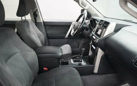 Toyota Land Cruiser Prado 150 рестайлинг 2, 2013 год, 2 670 000 рублей, 11 фотография